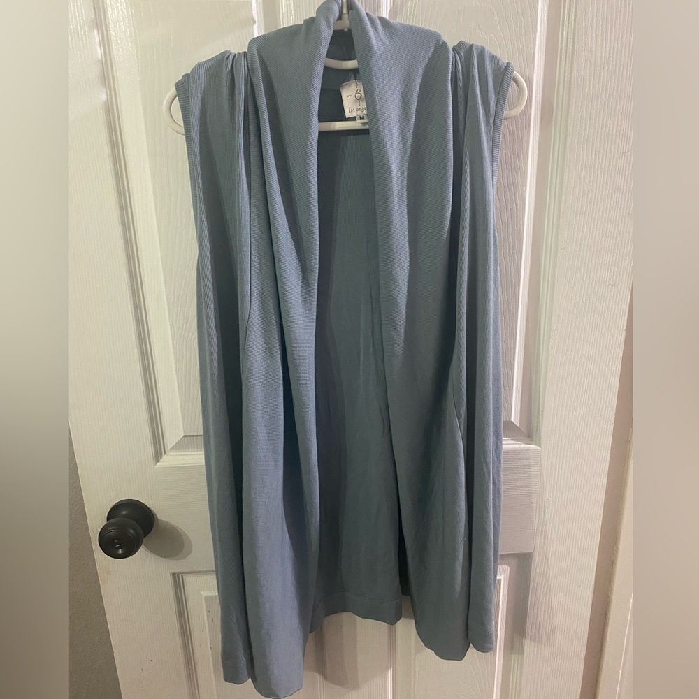 Women’s Medium Sleeveless Cardigan Vest
